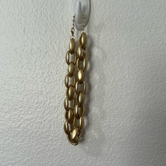 Jewelry - Chunky plastic gold color necklace.